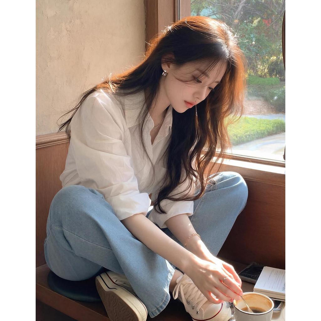 Women's High-End White Shirt: Stylish, Loose-Fit, Age-Reducing Spring/Autumn Top (2026 Collection)
