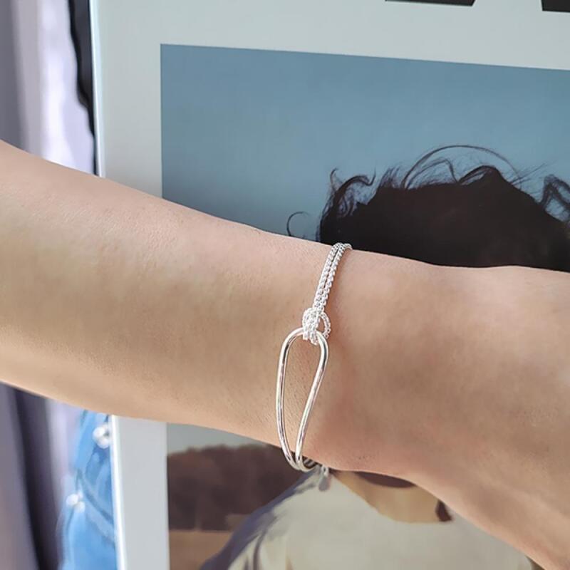 

Women s Twist Point Modern Silver Fashion Bracelet A20601_Gold (+3,000 won)