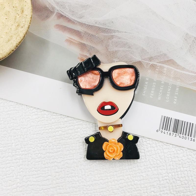 Bucome Creative Funny Cartoon Girl Brooch New Fashion Pin Bag Pendant Bag Accessories