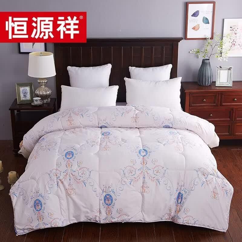 Hengyuanxiang Fengwu All-Season Duo Wool Blend Quilt