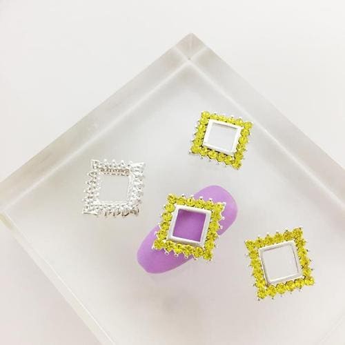 

P182 Nail Parts Yellow Square 1 Piece Cubic Metal Art (S8499582)