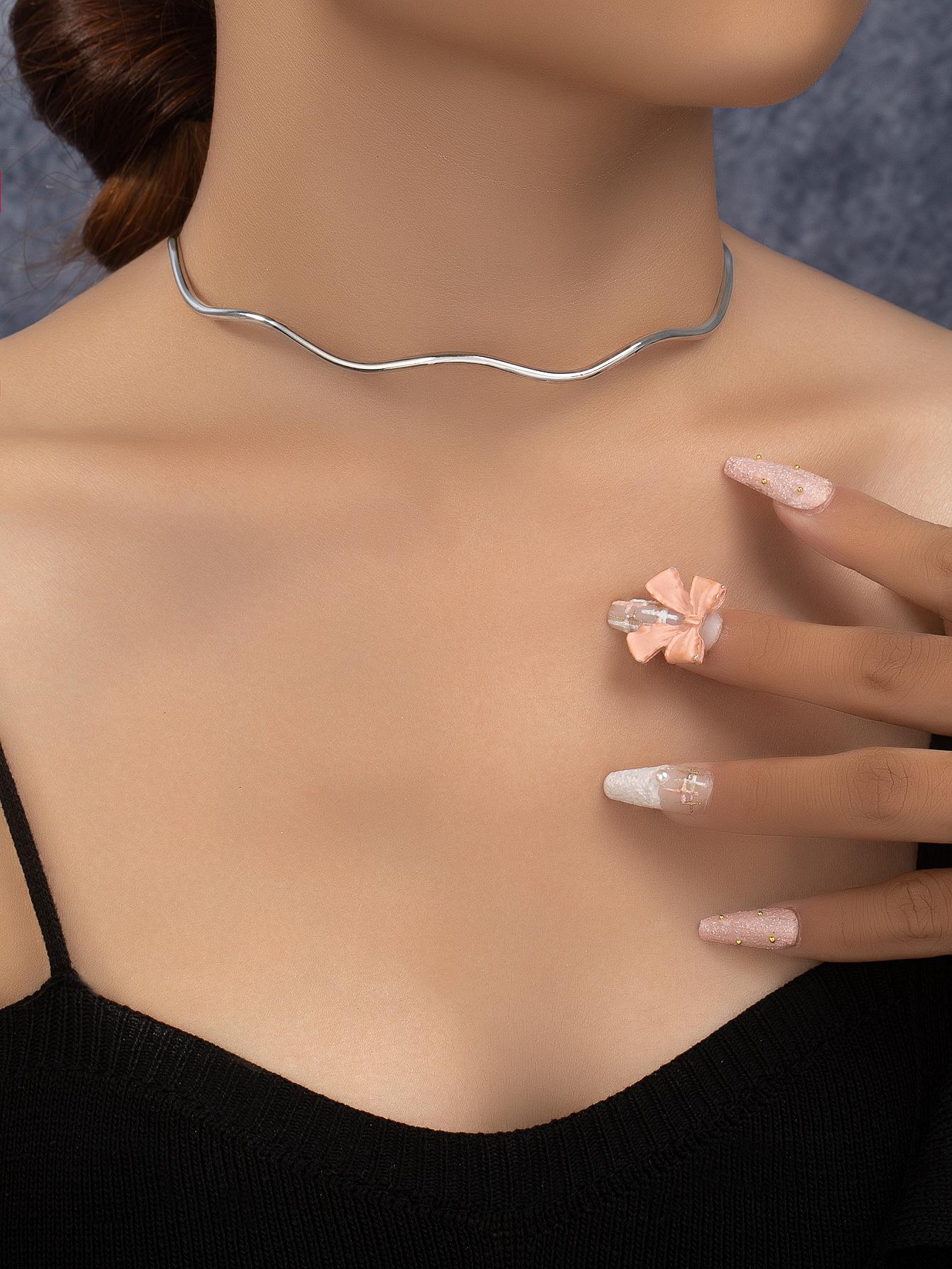 

Gold And Silver Minimalist Wave Collar For Men And Women Couples With The Same Exquisite Temperament Summer Necklace Jewelry срібний