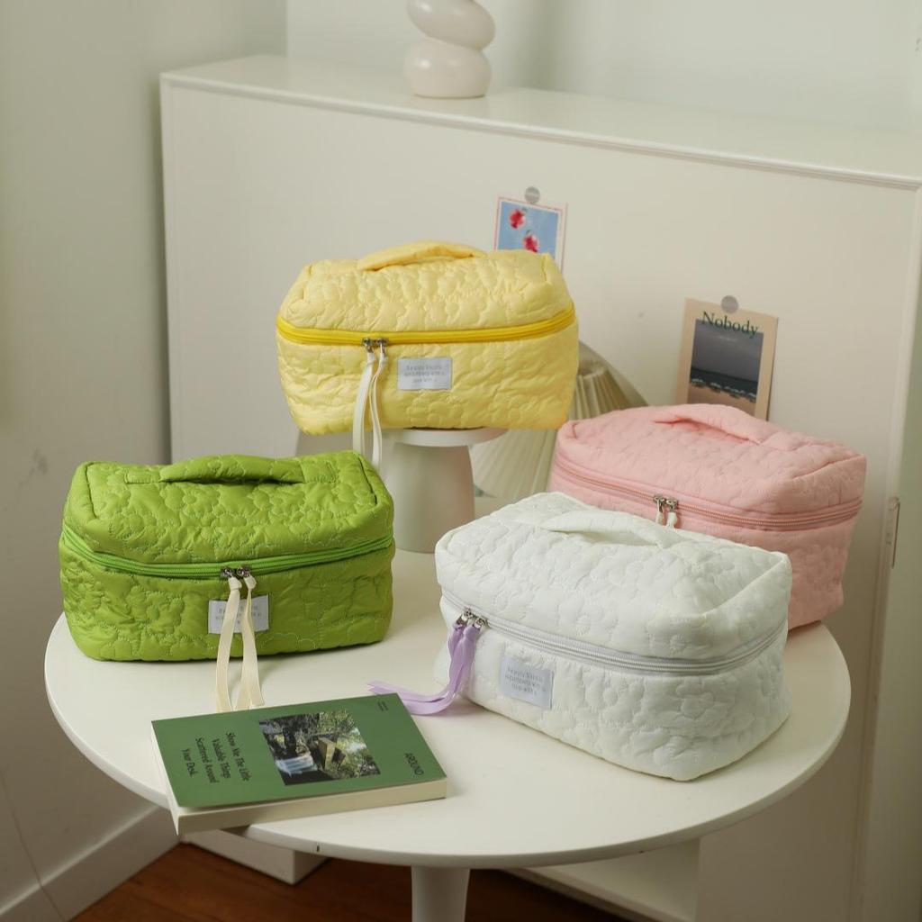 2023 Roztomilá taštička na péči o pleť a make-up v barvách bonbónů - Velká kapacita, přenosná, ve stylu Ins pro ženy