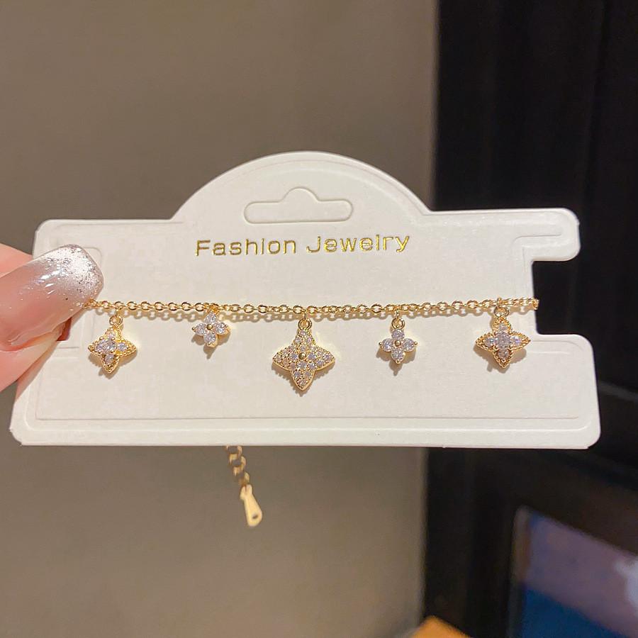 Light Luxury Female Geometric Oval Bracelet With Gold Plated Zirconia Design