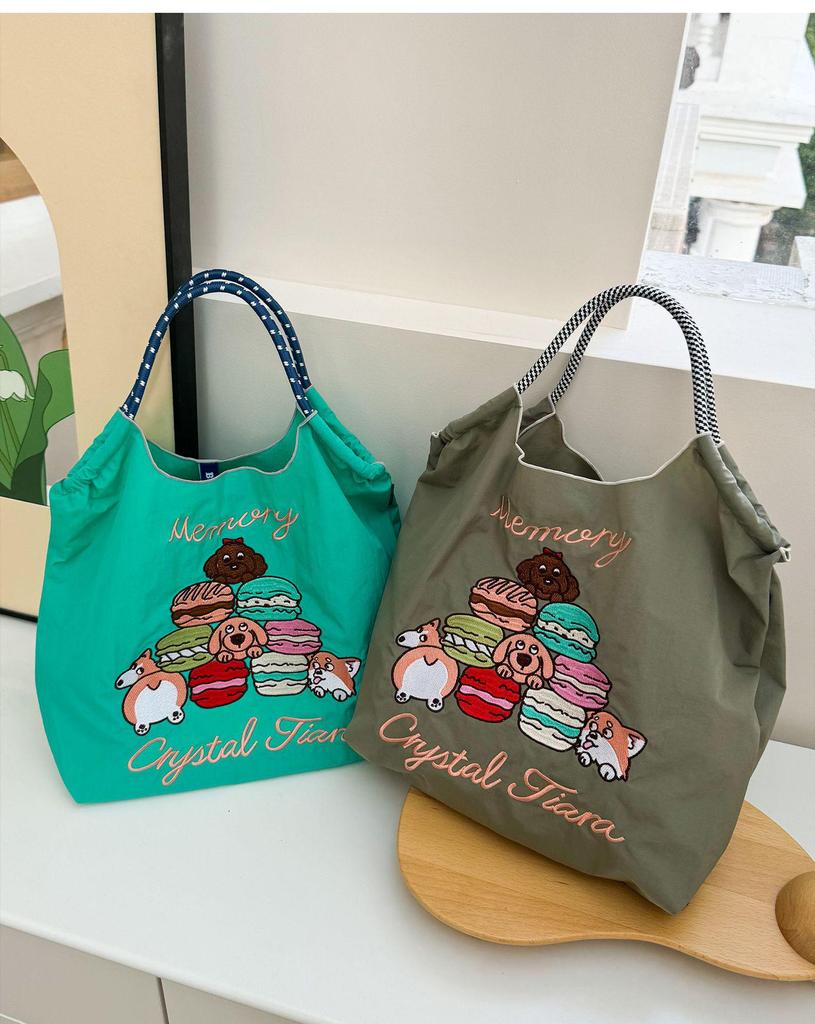 Umhängetasche aus Nylon mit Shiba Inu-Stickerei im japanischen Stil – Vielseitige Umhängetasche mit großem Fassungsvermögen für Damen.