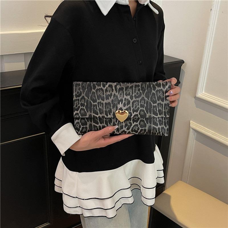 Women's handbag new clutch bag niche design sense fashion leopard print personality trend women's bag