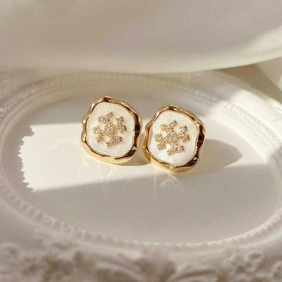 

Корейские серьги-пусеты в виде снежинок с бриллиантами - Неправильный дизайн с капельным маслом в стиле ретро белый