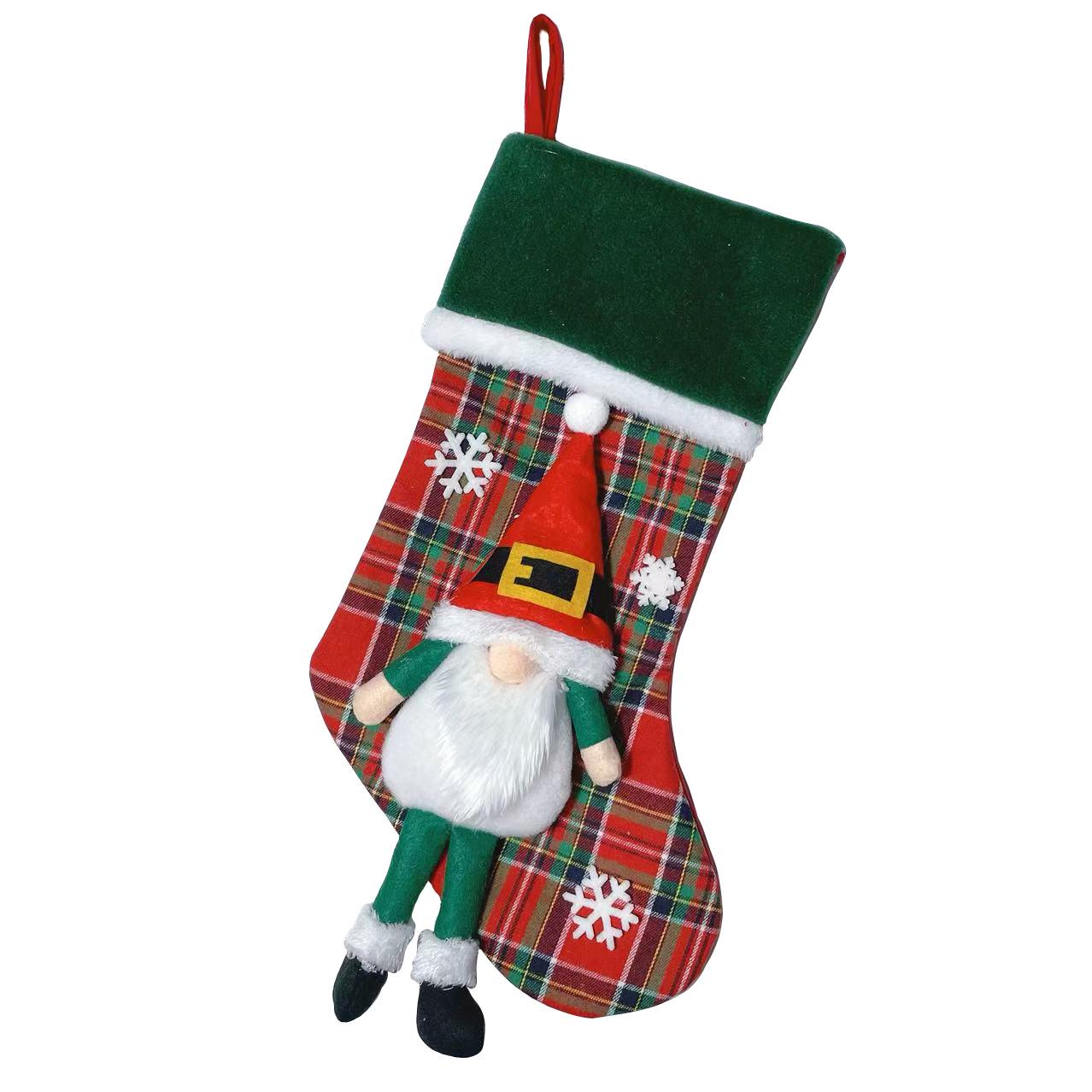 

Festive Burlap Faceless Dolls and Christmas Stockings