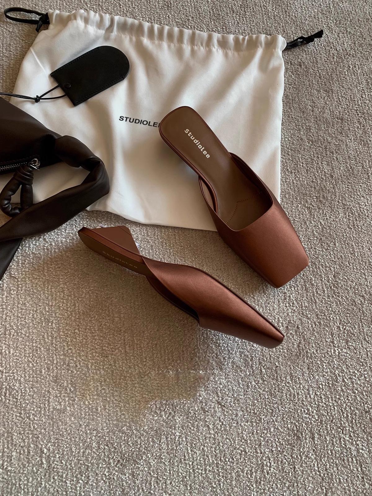 

Версия из овчины~ Квадратный носок, легкий вырез, атласный треугольник и сандалии, женские полушлепанцы 38 коричневый