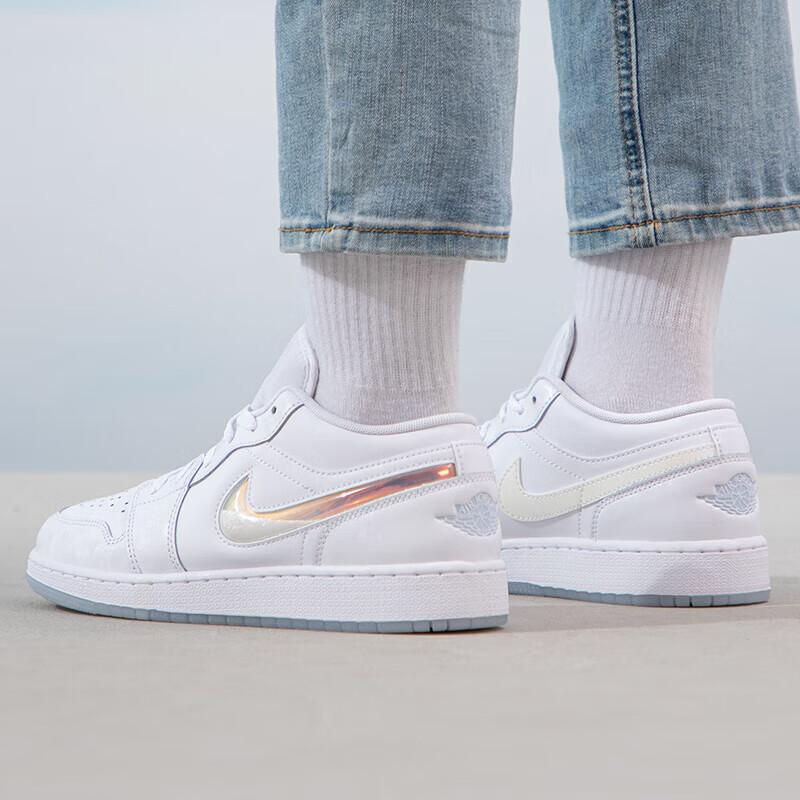 Neuer Jordan 1 Low SE Glitzer Swoosh GS FQ9112-100