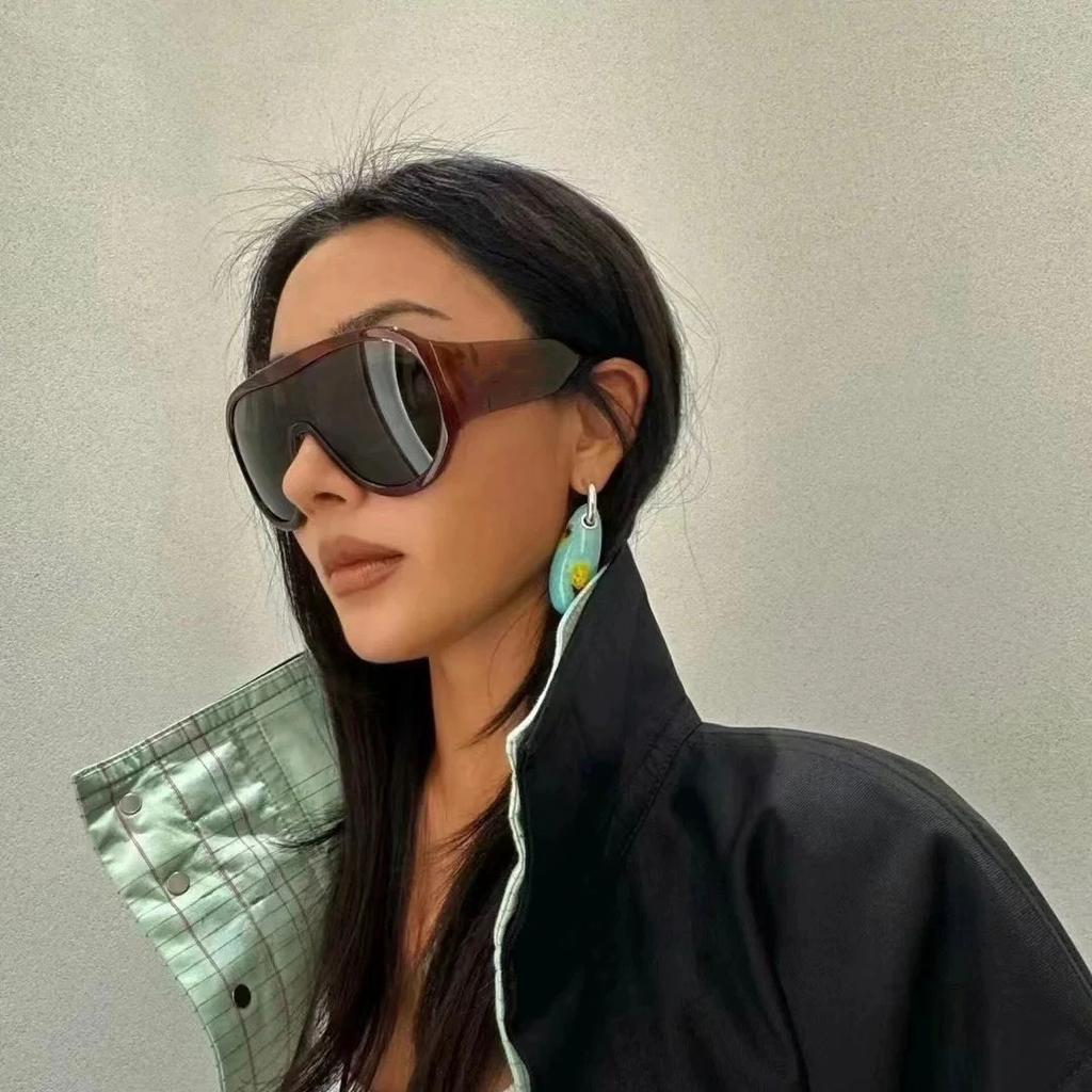 Oversized Vintage Big Frame Sunglasses Women For Men Luxury Brand Designer Sun Glasses Punk Popular Conjoined Lens Shades Uv400