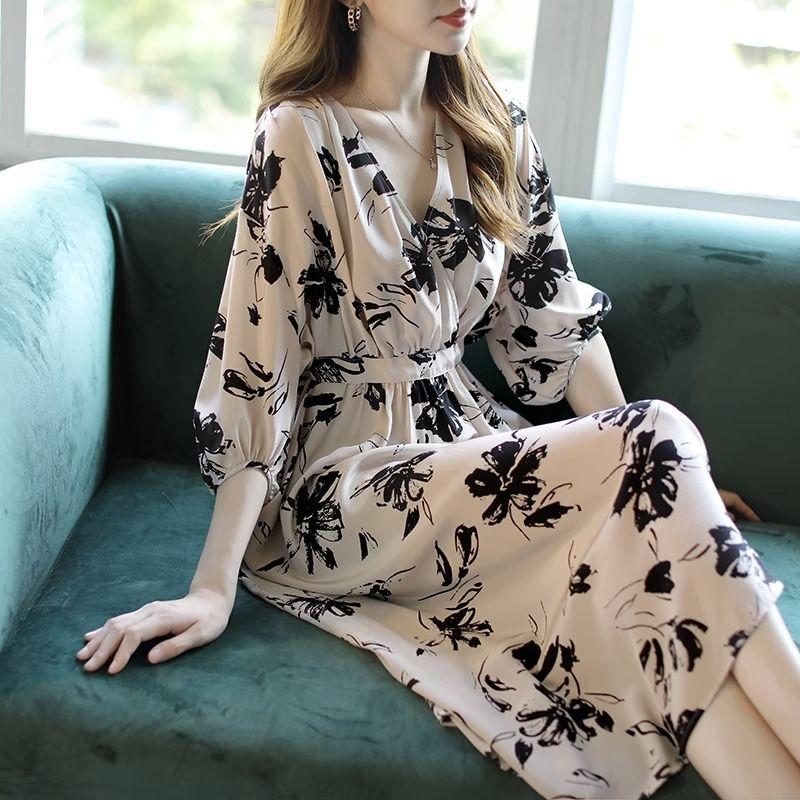 Women's Summer Korean Style V-Neck Niche High-End Waist-Cinching Temperament Dress Mid-Length Skirt