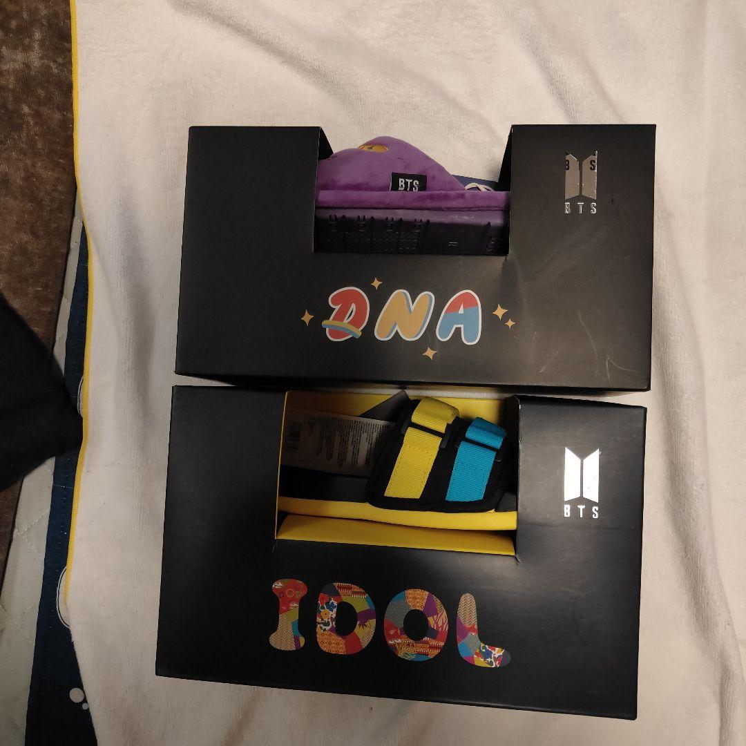 

[Б/У] Сандалии и тапочки BTS