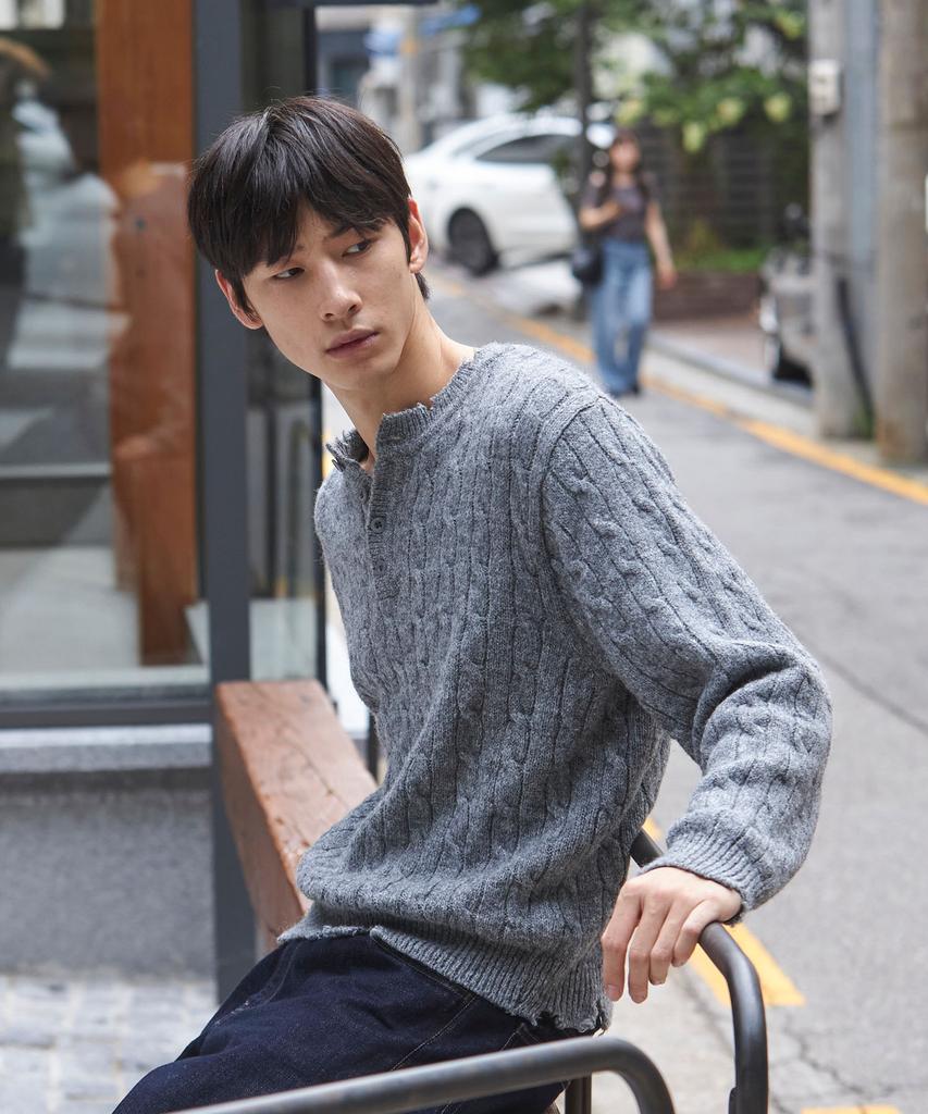 SENTAIR Damaged Cable Henley Neck Knit_Gray
