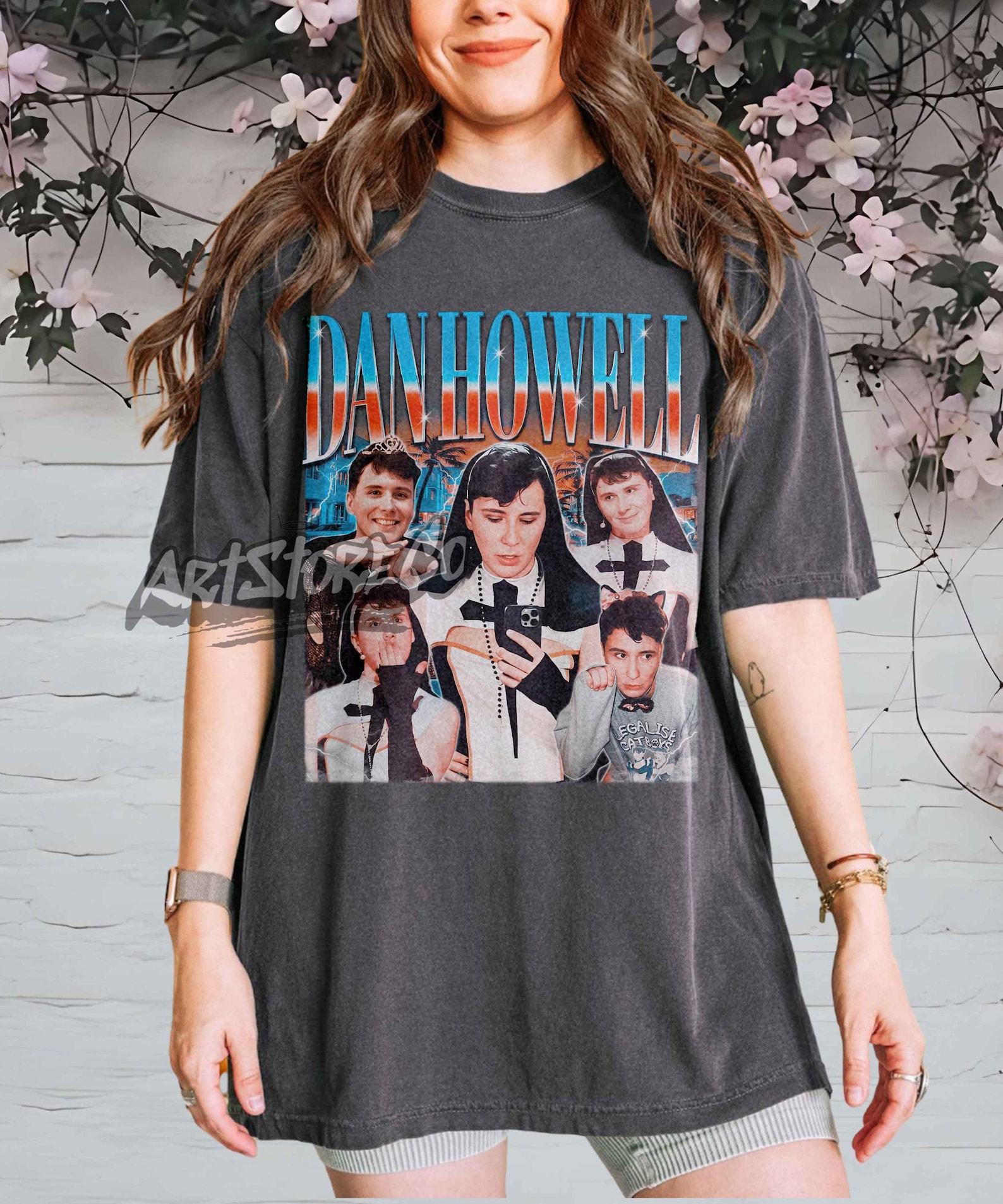 Dan Howell Vintage Collage Graphic Tee, Retro Fan Apparel S
