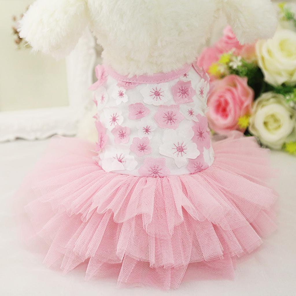 Hundekleid mit Rüschenrock und dekorativer Schleife für kleine Haustiere Bequemer weicher Stoff Ärmelloses Design Geeignet für den täglichen Gebrauch und besondere Anlässe