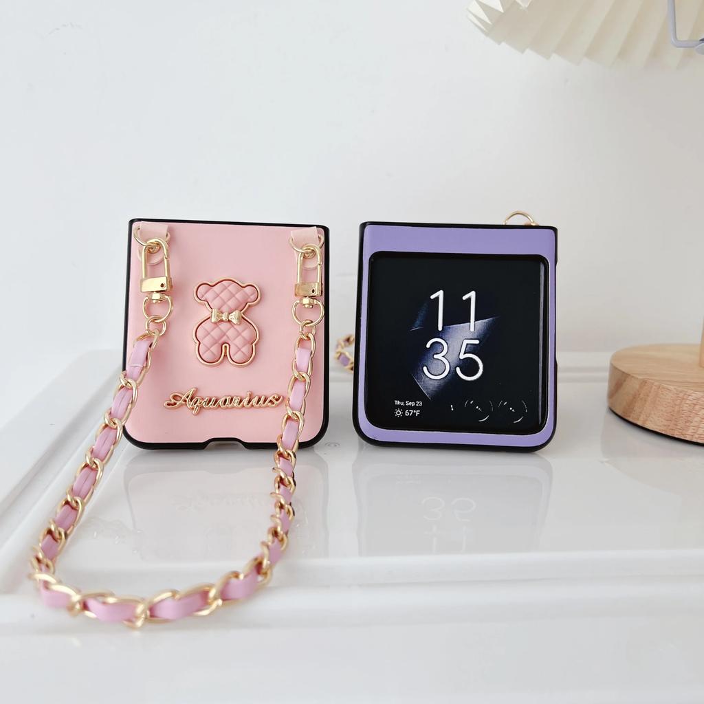 Grid Pattern Lambskin Cute Little Bear Wrist Strap PU Leather Phone Case for Motorola Razr 60 Pro 50 40 Ultra Shockproof Cover