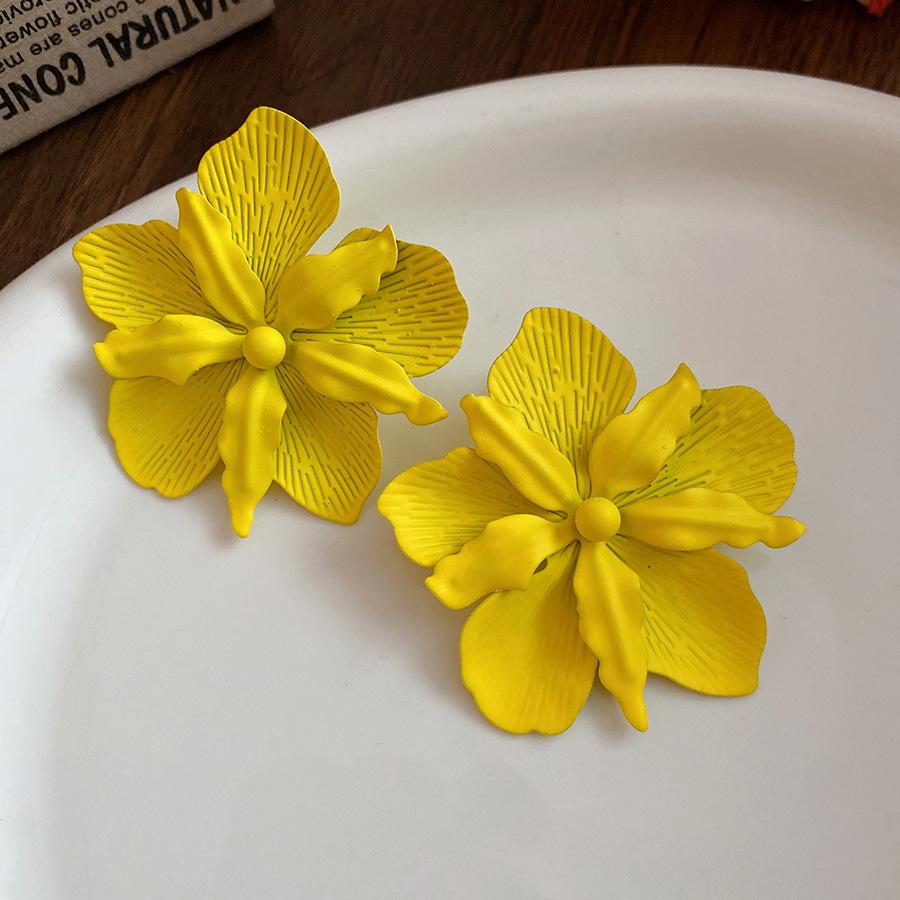 Seaside vacation style raffia chiffon flower pendant earrings Mori sweet and fresh stud earrings niche high-end earrings