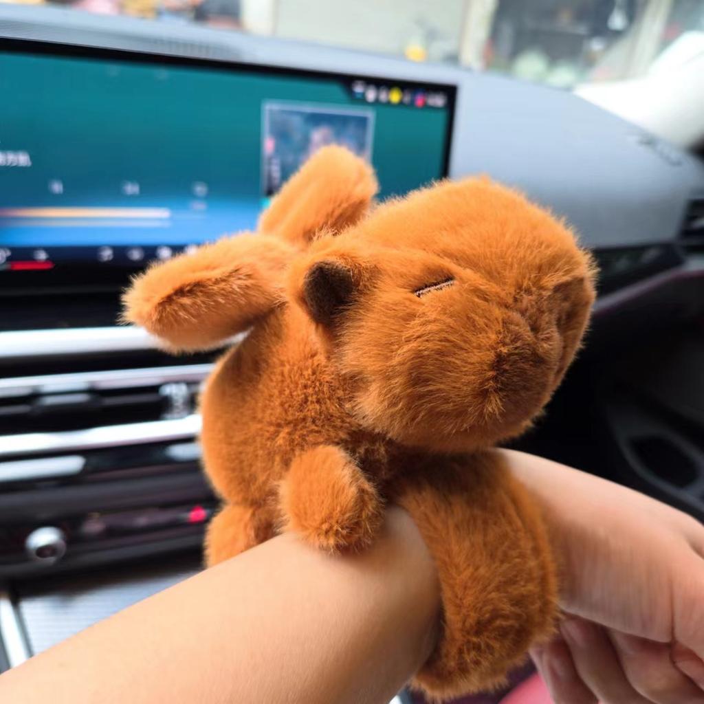 Creative Capybara Snap Circle with Wings Vibrating Doll Aquarium Dolphin Plush Doll Cute Clap Circle Bracelet Dolls