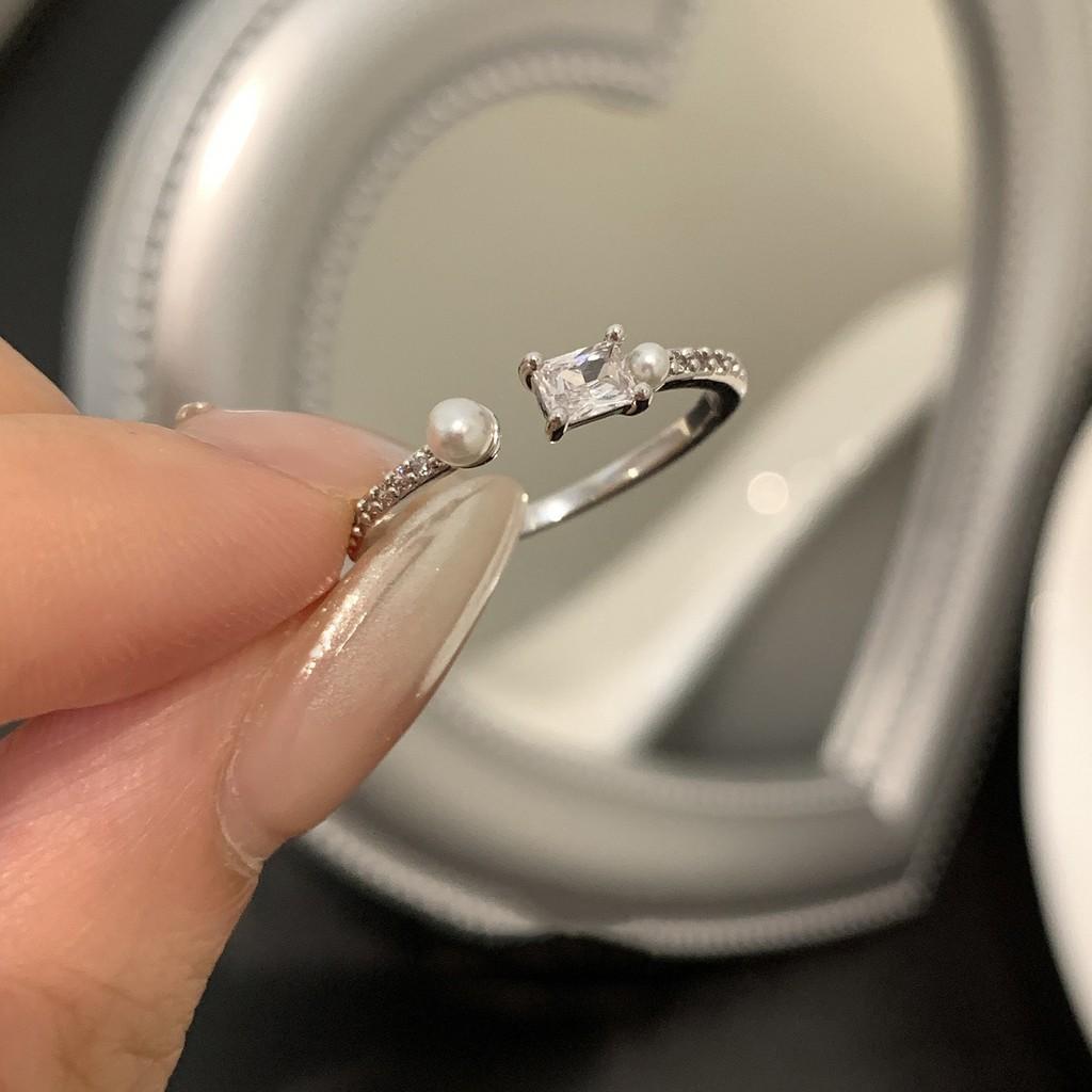 Contemporary Clear Moonstone And Zircon Ring For Women Offering Elegant And Distinctive Style