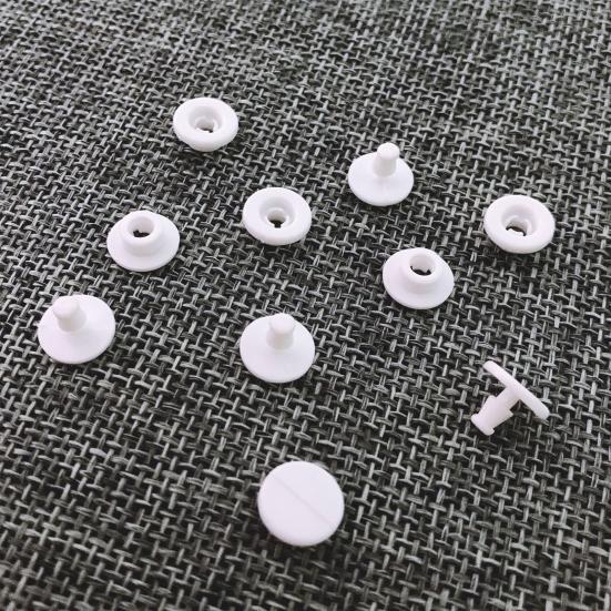 10ks nýtů plážových tašek Jednoduchá instalace Výměna stabilního upevnění Plastová taška Náhradní nýty Nýty Domácí potřeby