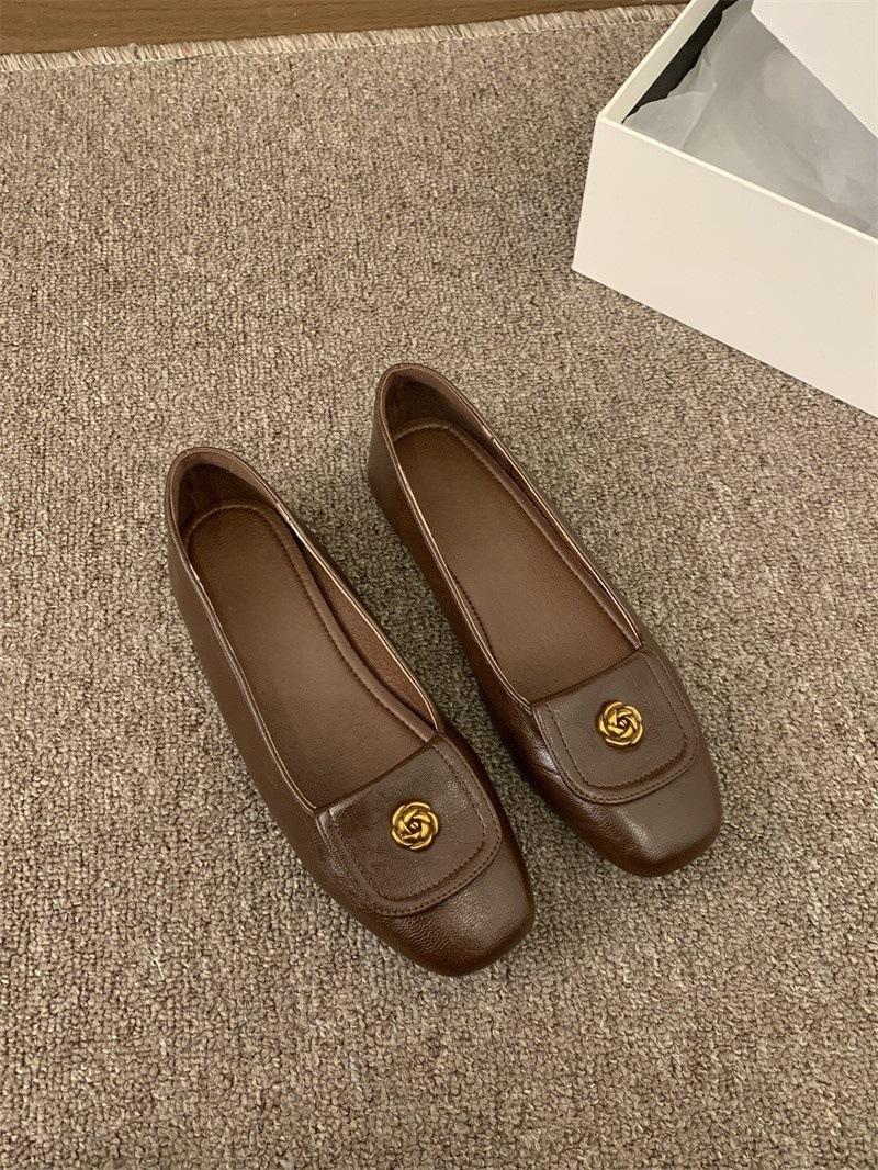 

Flat single shoes shoes Xiaoxiangfeng grandma shoes commuter Doudou shoes 40 темно-коричневого кольору