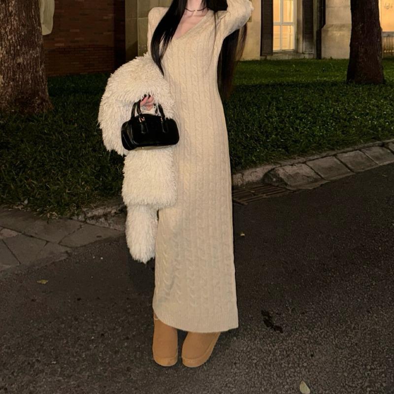 Autumn and Winter New Retro Twist Knitted Dress Women's Fashion and Thin Inner Sweater Long Dress