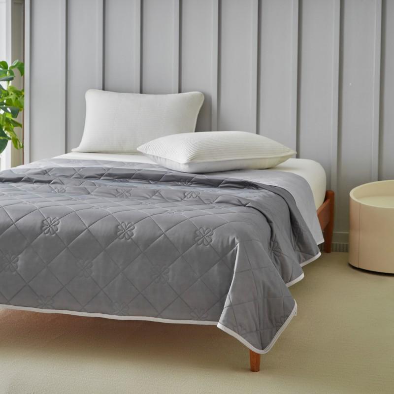 Lightweight Cool Quilt For Hot Sleepers Summer Cooling Blanket Smooth Double Side Cold Bedspred Comforter