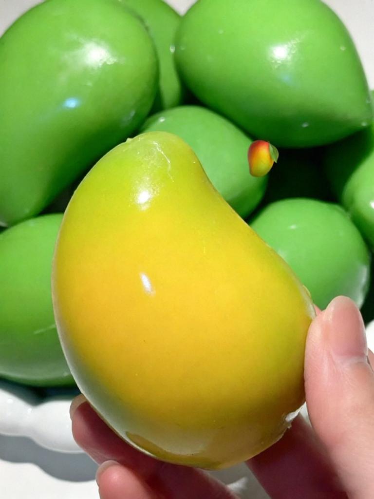 Pallina Anti-Stress Croccante al Mango Fatta a Mano, Pallina Fidget Mango Morbida che Cambia Colore, Giocattolo Sensoriale ASMR per Alleviare lo Stress