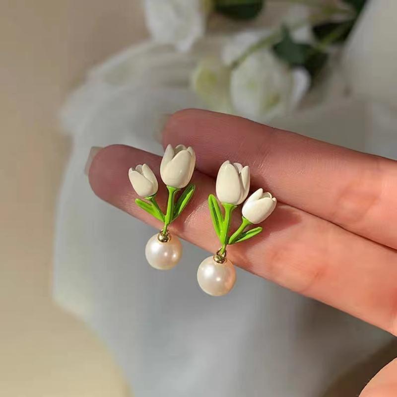 Summer Green Flower Fashionable and Elegant Earrings Temperament Versatile Sweet Stud Earrings Atmospheric Fresh Earrings