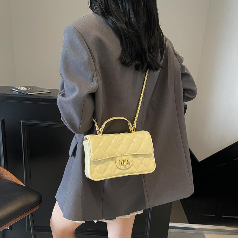 Niche bag women's summer 2026 new fashion diamond chain messenger bag women's portable small square bag