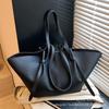 Fashionable Large-capacity Wing Bag Design Niche Tote Bag Women's 2025 New Casual Commuter Shoulder Bag