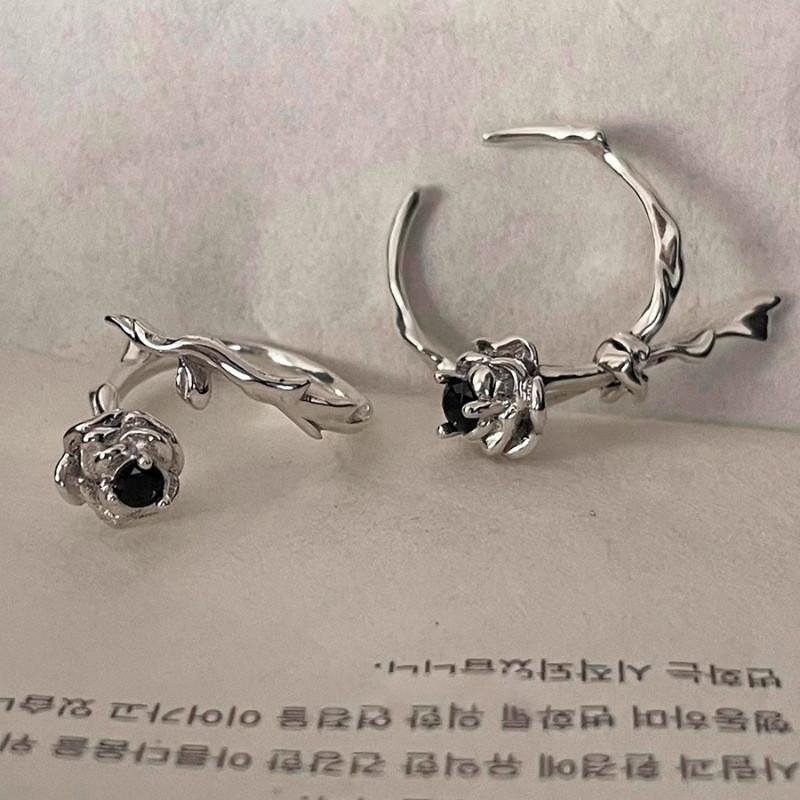 Chic Adjustable Geometric Ring For Women Fashionable Statement Jewelry 2024