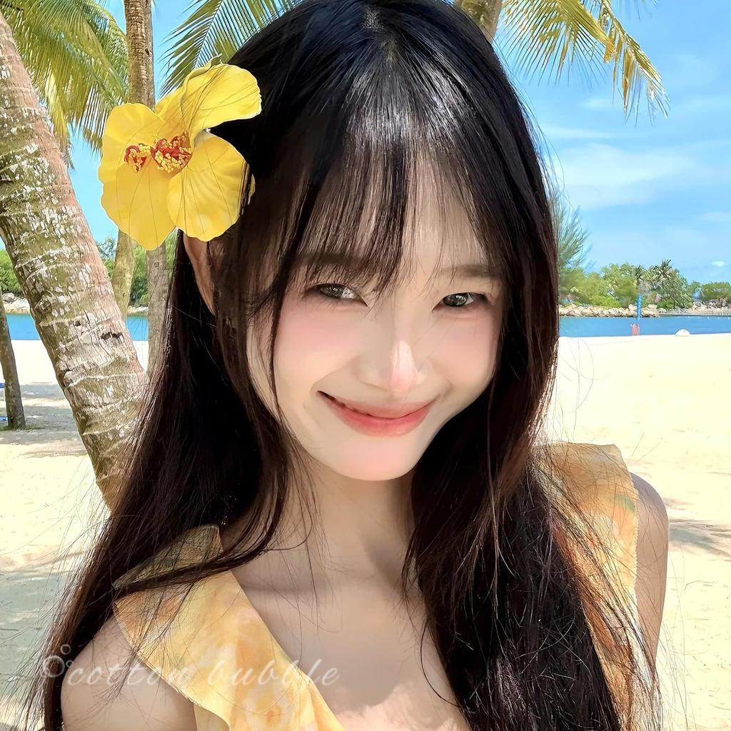 Seaside Sunset Hibiscus Hair Clip - Orange-Red Flower Side Accessory