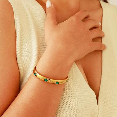 Yingtai Damen 18k Gold Vakuum-Plattiertes Edelstahl Titan Armband mit Verschluss