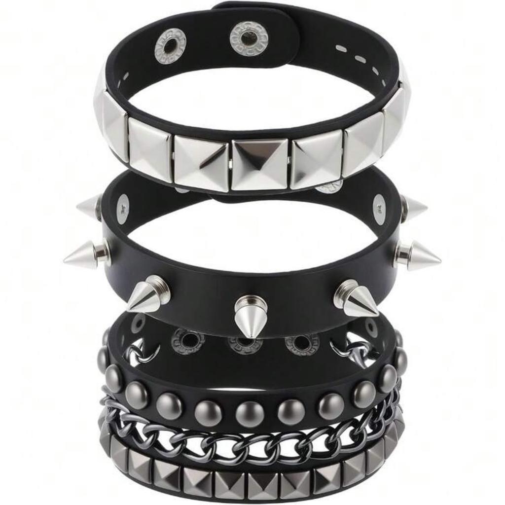 Bracciale Punk Multi-Strato con Borchie e Catena a Spillo, Ecopelle e Decorazione Metallica, Accessorio Unisex Stile Street