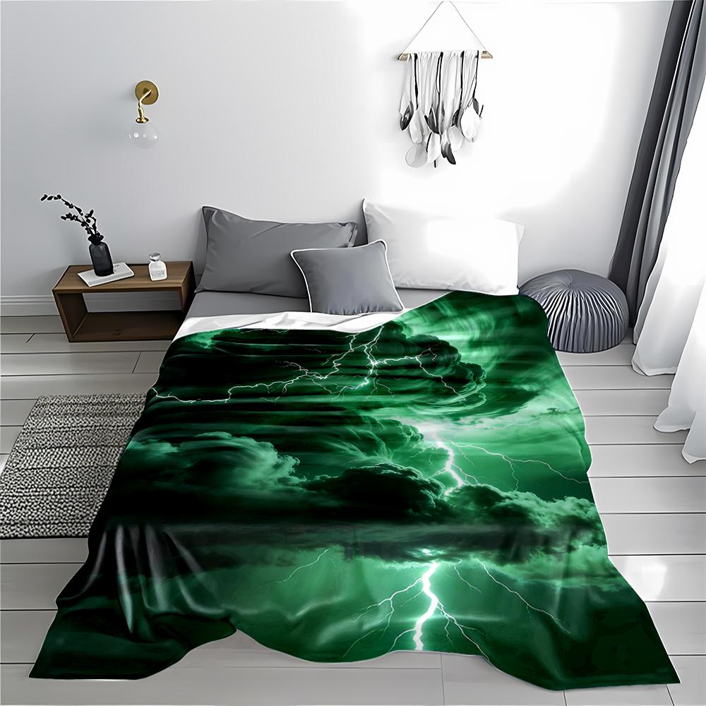 Green Lightning Storm Design blanket, Dark Cloud Patterned Floor blanket blanket, suitable for use in the bedroom, living room, on the sofa
