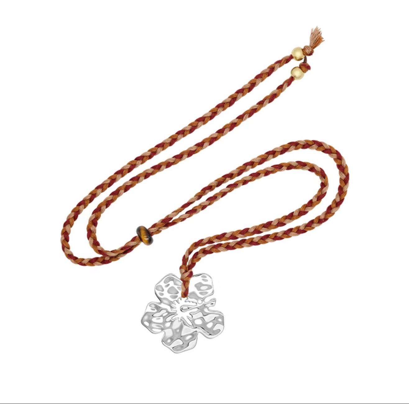 Hibiscus Pendant Necklace – Adjustable Hand-woven Rope, Light Luxury & Versatile Vacation Style. серебряный