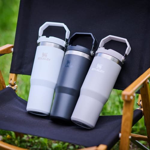 STANLEY Ice Flow Flip Straw, Black 2.0, Vacuum Tumbler, 0.88L, Insulated Stainless Steel Water Bottle, Perfect for Sports and Outdoors, with Warranty