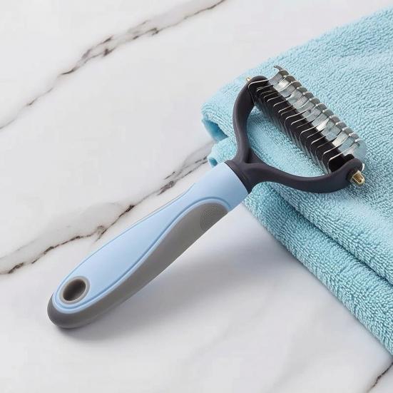 Pet Dematting Comb Dog Deshedding Tool Undercoat Rake with Stainless Steel Blades Non-Slip Handle Grooming Comb for Dogs Cats