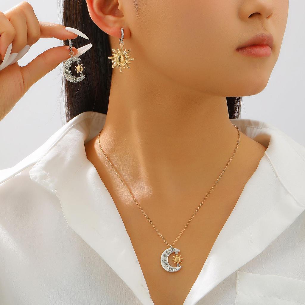Elegantes Mond- und Sonnenanhänger-Schlüsselbein-Kette für Damen - Hochwertiger europäischer und amerikanischer Stil Schmuck