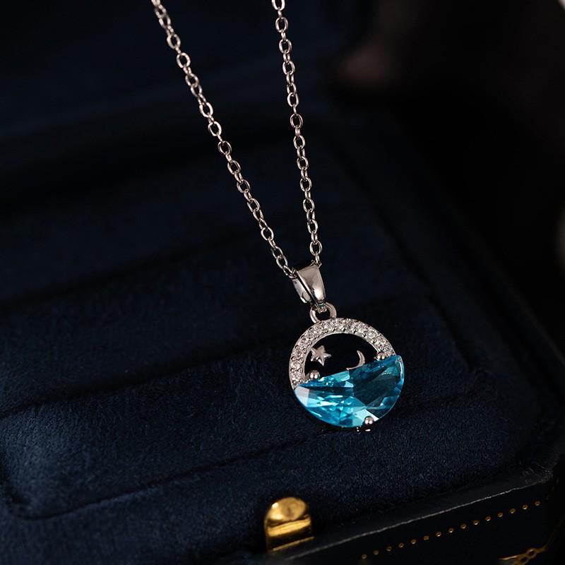 Elegant S925 Sterling Silver Water Drop Necklace - Women's Luxury Niche Design Choker with a Simple, Trendy Style.