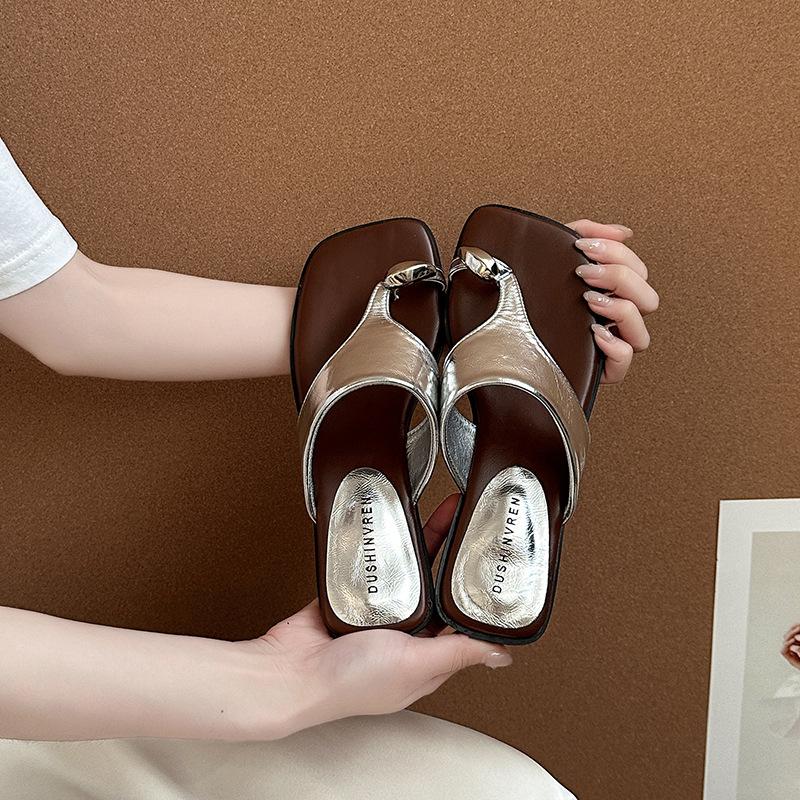 Summer thick heel set toe slope heel cool slippers women's outerwear with skirt ins beach sandals heightened platform flip-flops