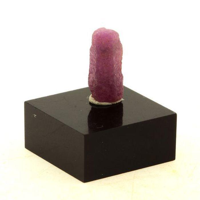 Pierres et Minéraux. Rubis. 6.8 ct. Kiteto District, Manyara Region, Tanzanie.