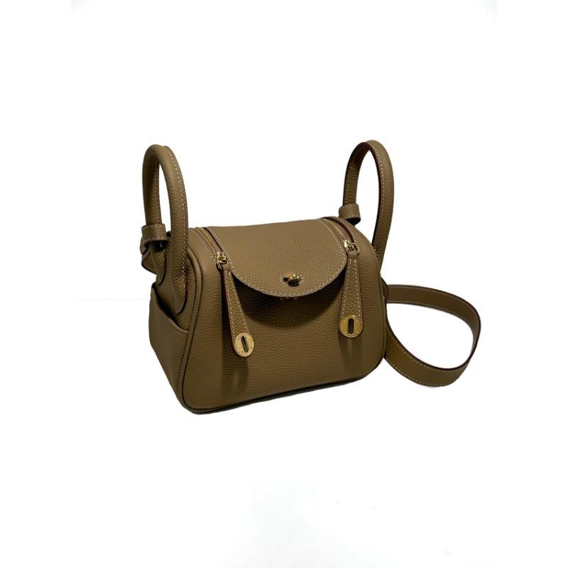 New spring and summer casual fashion messenger bag women's hand leather women's bag shoulder medicine bag