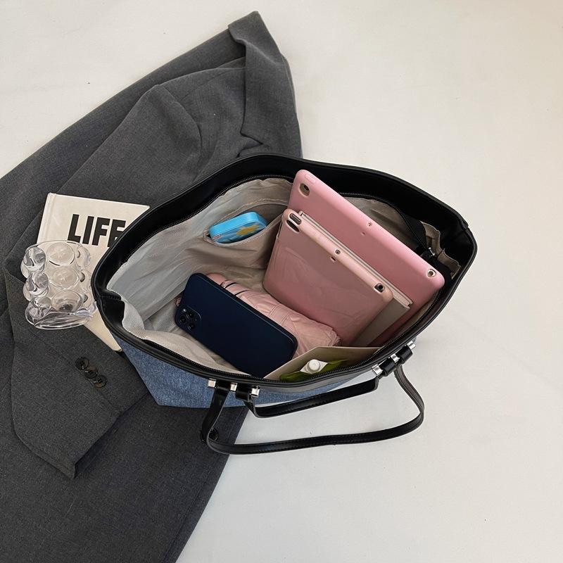 Large Capacity Underarm Bag for Women  Casual Monochrome Bag  Classic Cowboy Shoulder Bag  Feminine Commuting Bag  Fashionable