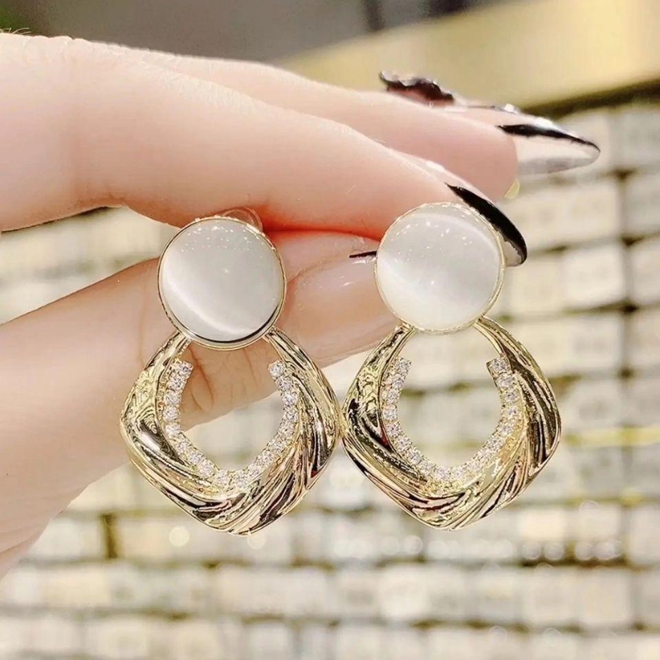 South Korea S911 silver needle geometric circle with diamonds temperament exaggerated earrings cat eye earrings