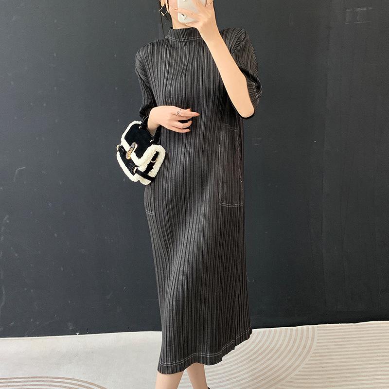 Ruched Mid-Sleeve Solid Color Dress: Spring 2026, Simple Design, Half-High Collar, Slimming Fit