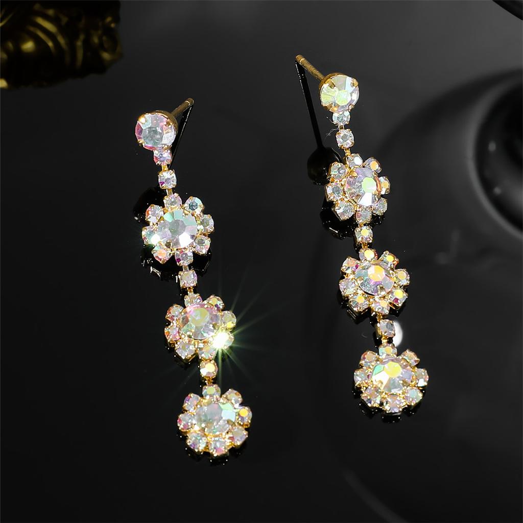 Enkle og allsidige geometriske AB rhinestone øredobber nisjedesign snøfnuggformede øredobber dameøredobber 1 par