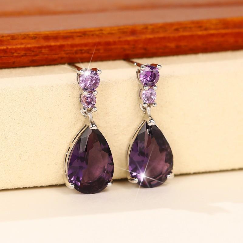 Huitan 2022 Trend Farbige Zirkonia Hängeohrringe für Damen Luxus Mode Vielseitige Ohrringe für Damen Hochzeits Schmuck